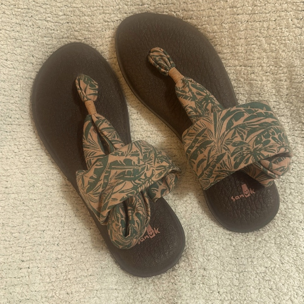 Sanuk Womens 8 Yoga Mat Slingback Sandals Peach Green Leaves Flip Flips Comfort